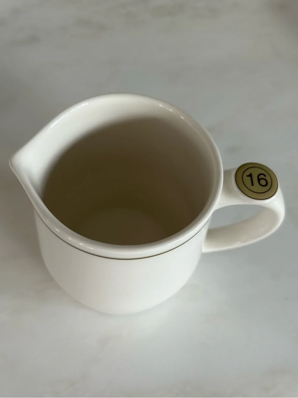 Starbucks Coffee 2008 White Frothing Barista Pitcher Creamer Jug 16 oz Ceramic